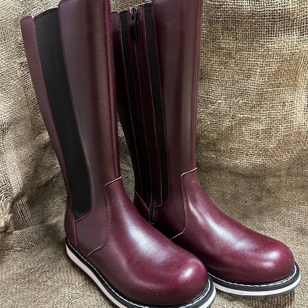 ROYAL CANADIAN ST. CATHERINE TALL LEATHER WATERPROOF BOOTS NEW